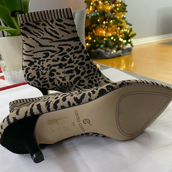 Corso Como Womens Daeyna Knit Kitten Heel Ankle Boots Shoes BHFO 5526 Size 7 - Picture 2 of 5